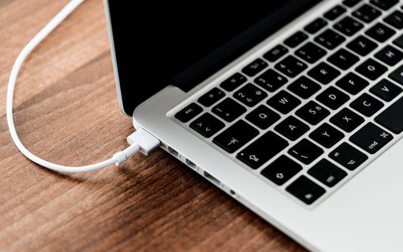 MacBook se nenabíjí